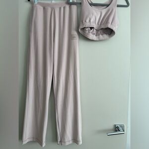 Alo Baby Pink Velour Set (size XS)